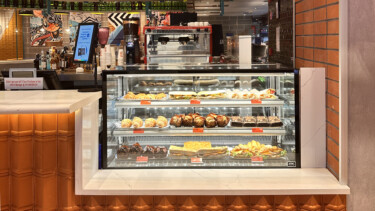 FPG Inline 3000 FPG Inline 3000 food display cabinet at Giraffe Café, Kempegowda International Airport, Bengaluru, India. Made and installed by Antarctica Equipment, FPG Business Partner licensed for the manufacture and distribution of FPG cabinets in India, Bangladesh and Nepal.